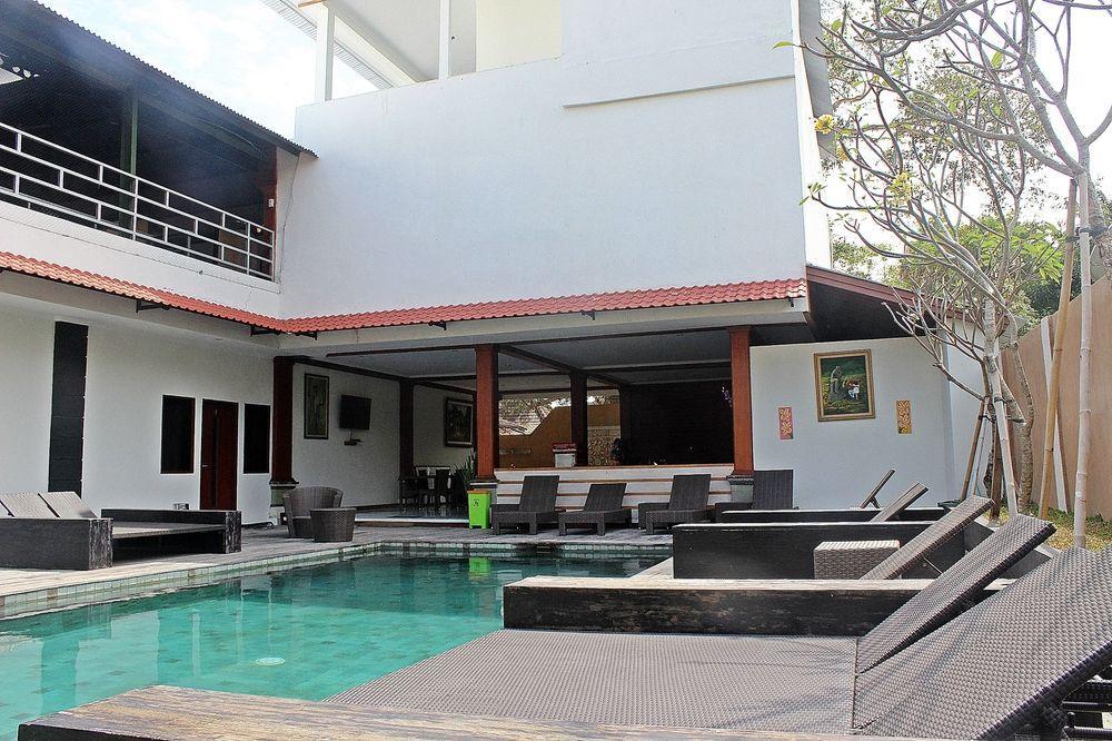 Mirah Hostel Legian Exteriör bild