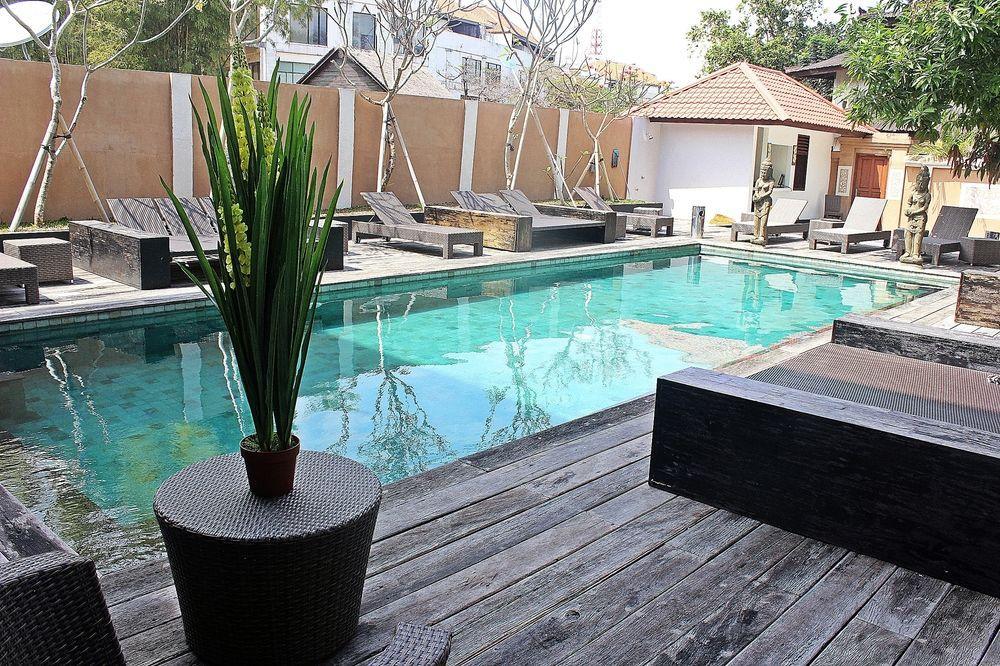 Mirah Hostel Legian Exteriör bild