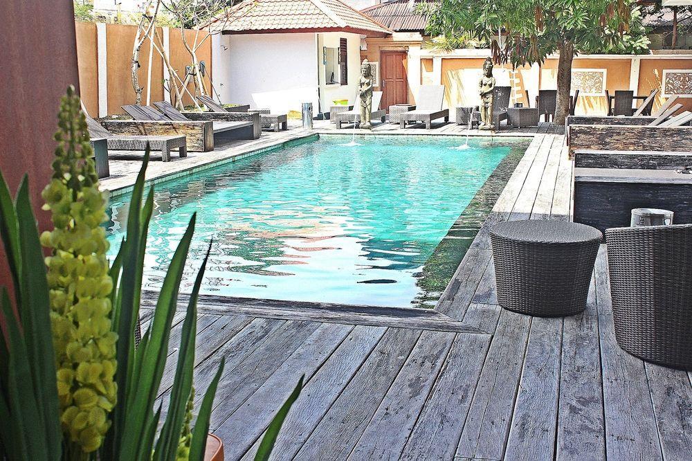 Mirah Hostel Legian Exteriör bild