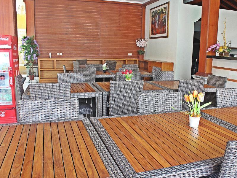 Mirah Hostel Legian Exteriör bild