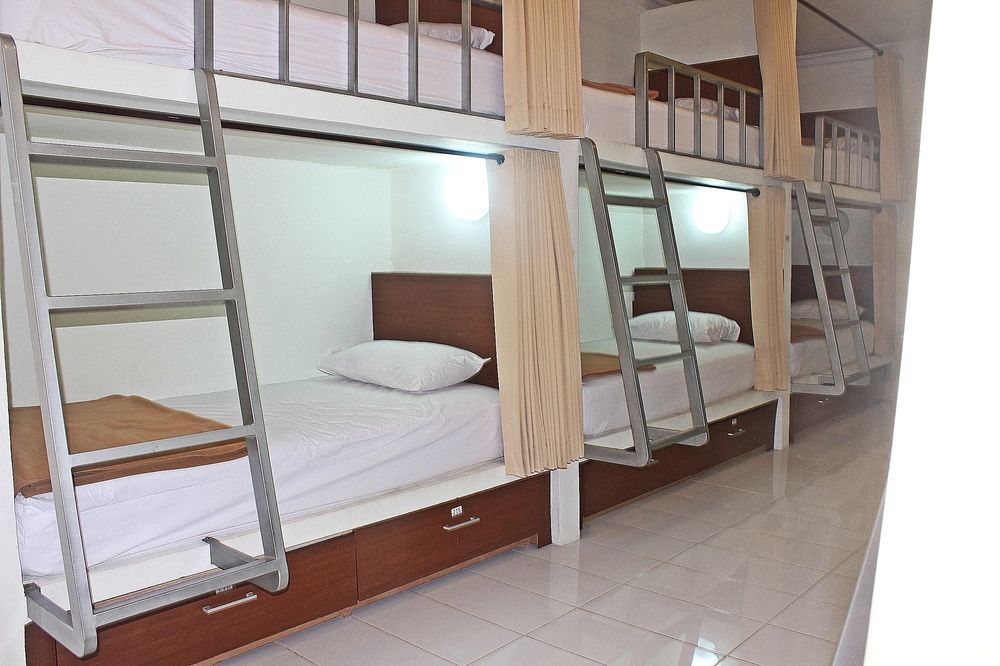 Mirah Hostel Legian Exteriör bild