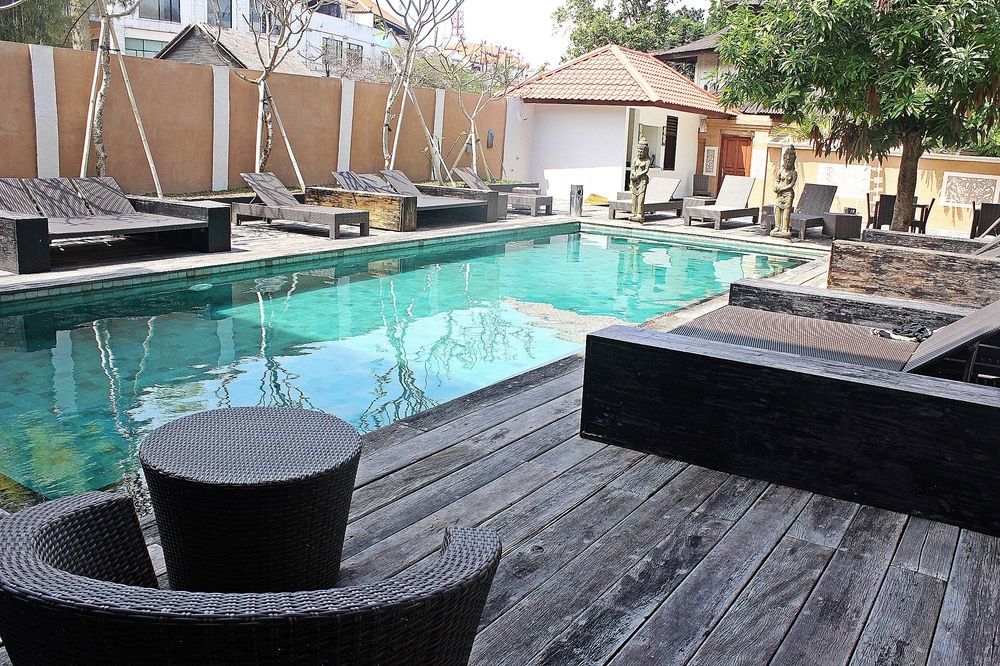 Mirah Hostel Legian Exteriör bild