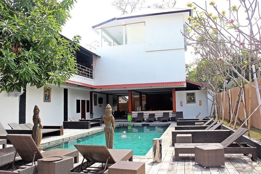 Mirah Hostel Legian Exteriör bild