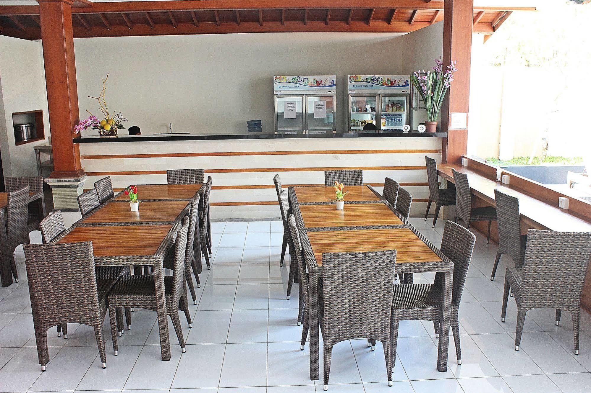 Mirah Hostel Legian Exteriör bild