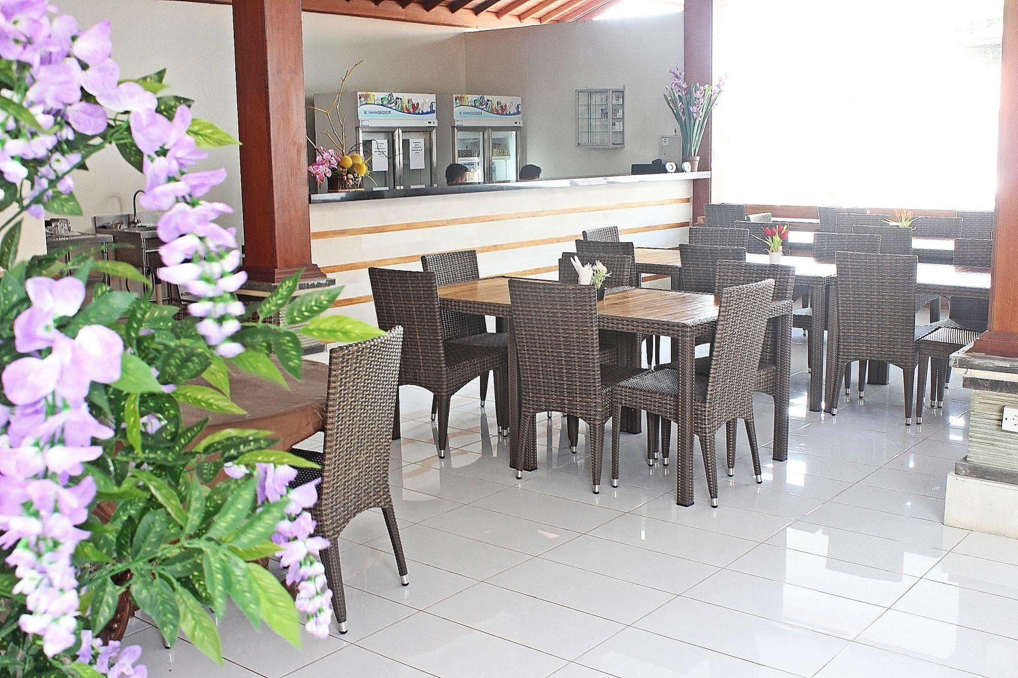 Mirah Hostel Legian Exteriör bild