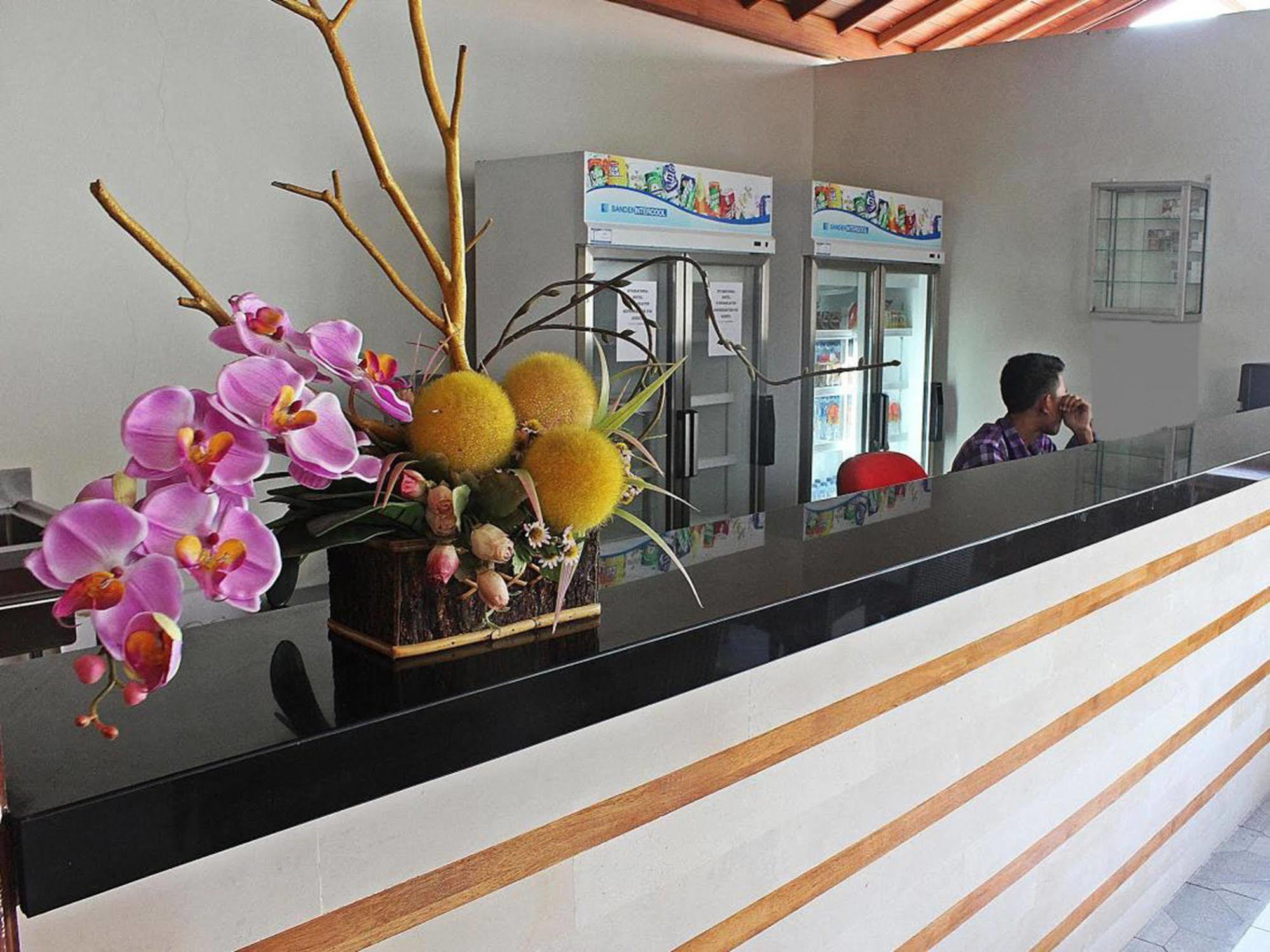 Mirah Hostel Legian Exteriör bild
