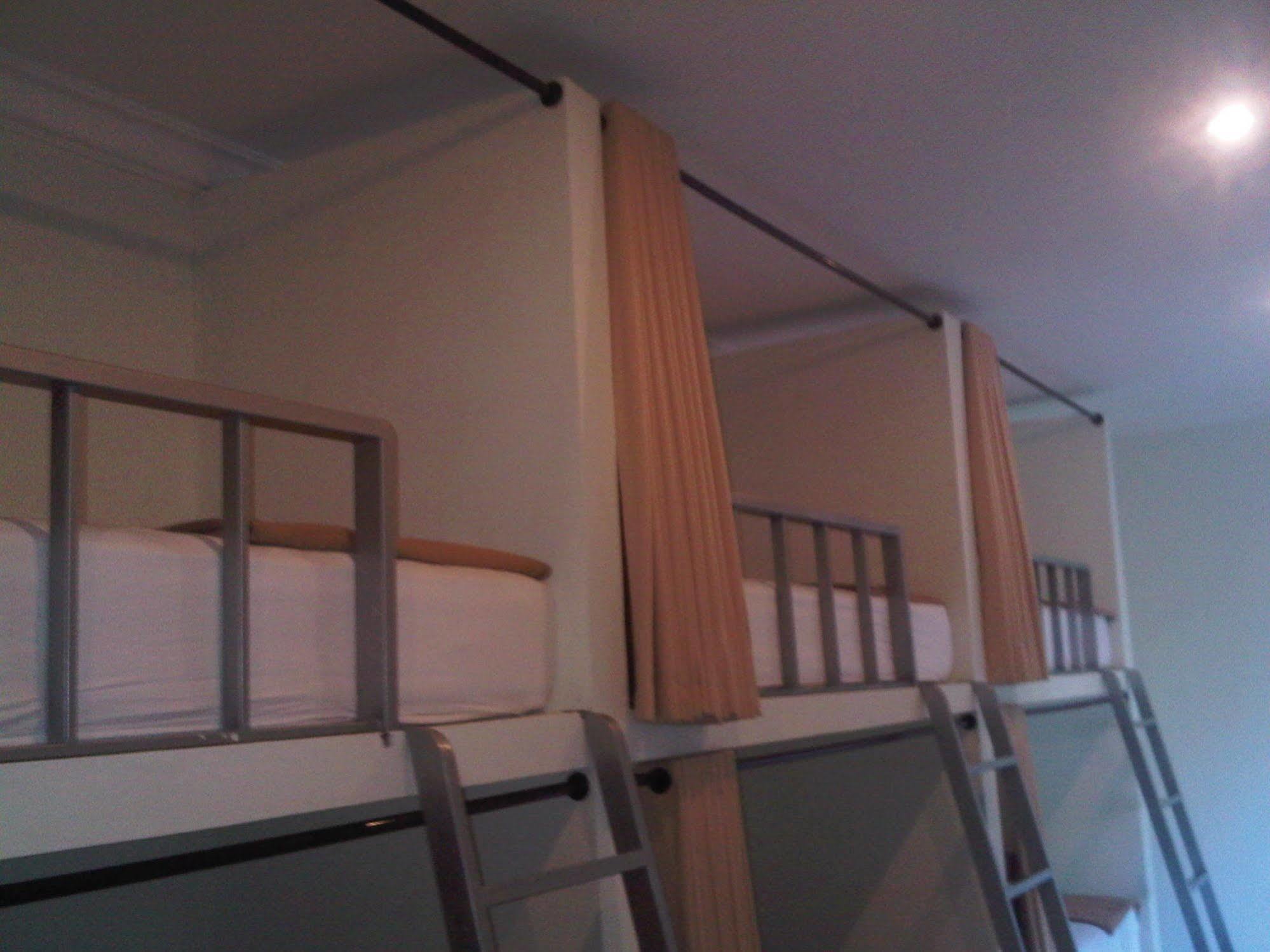 Mirah Hostel Legian Exteriör bild