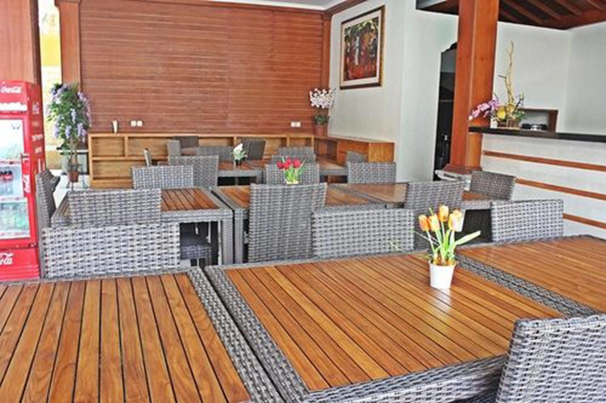 Mirah Hostel Legian Exteriör bild