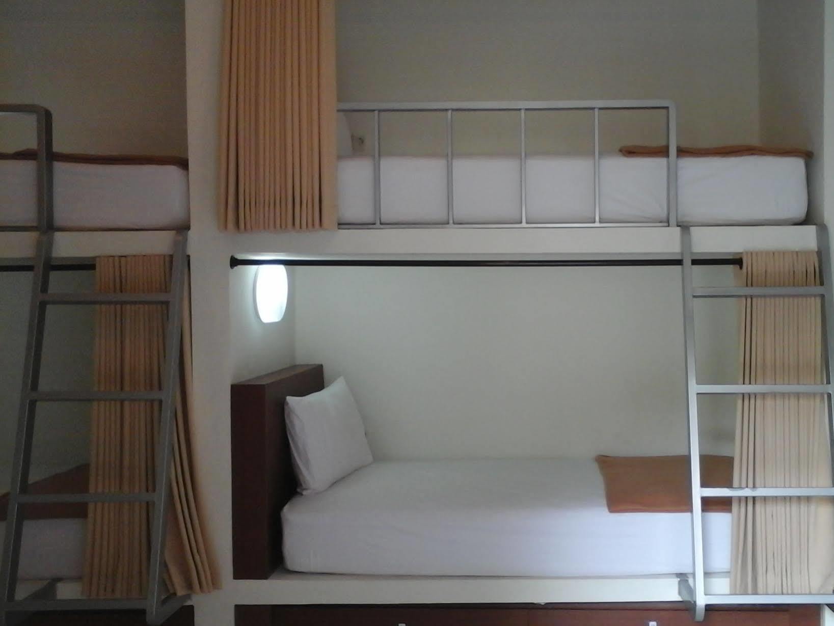 Mirah Hostel Legian Exteriör bild